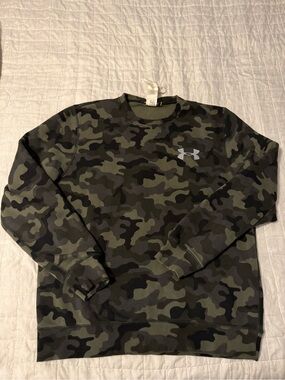 Under Armour Men’s Olive Green & Black Camo Crewneck Sweatshirt